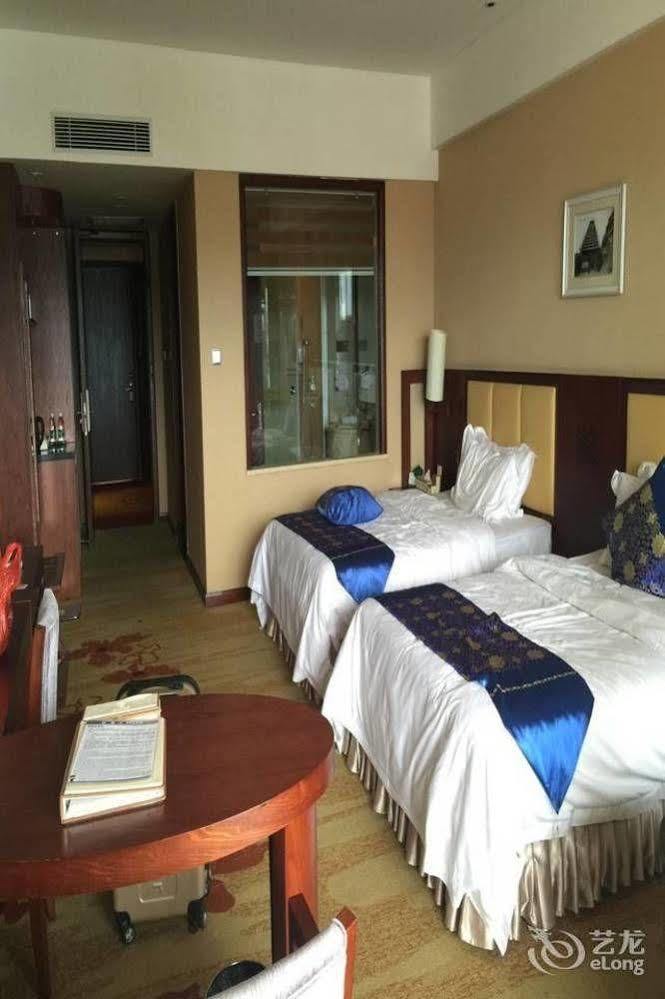 Liuzhou Sanjiangxian Dongxiangguo Hotel Exterior photo